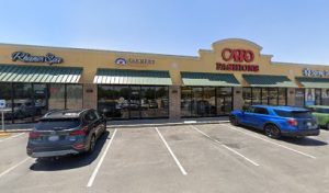 Salt Earth Massage Therapy and Salt Therapy Tulsa 2 masajista Aura Massage & Spa en Broken Arrow