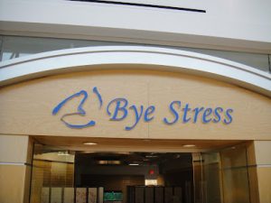 Life Precious Moments 5 masajista Bye Stress Massage en Waterbury