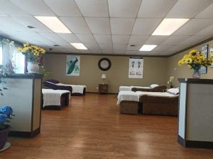 Lily Massage 2 masajista Carnation Massage en Davenport