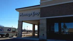 Healing Massage 4 masajista Massage Envy en Overland Park