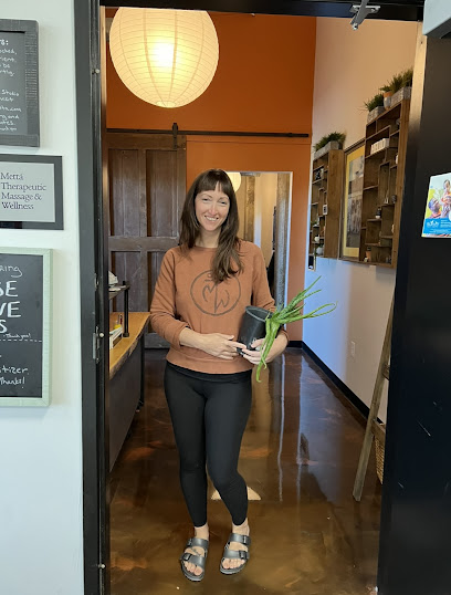 Mettā Therapeutic Massage & Wellness 1 masajista Mettā Therapeutic Massage & Wellness en Syracuse