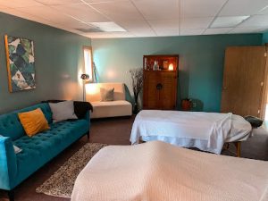 Massage Envy 3 masajista Palm and Sole Massage and Bodywork en Bellevue